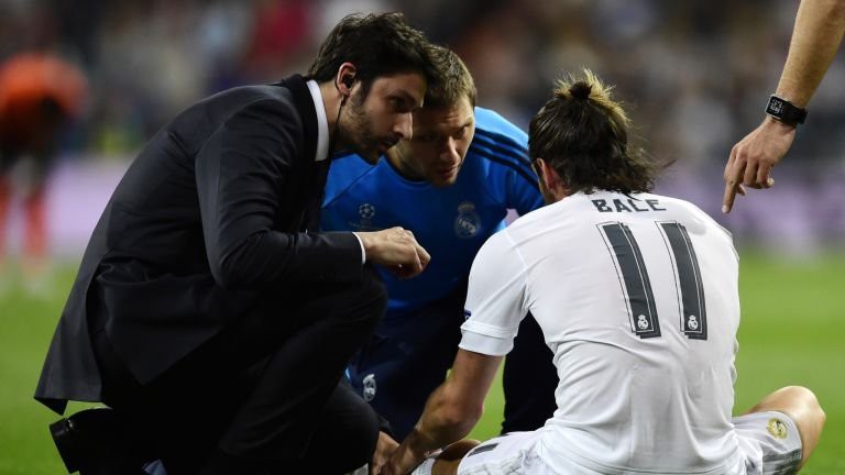 Mặt sân Bernabeu bị nghi là thủ phạm gây chấn thương cho Bale