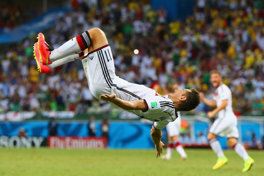 Miroslav Klose: Cú santo và sự vĩ đại ẩn trong vẻ khiêm nhường