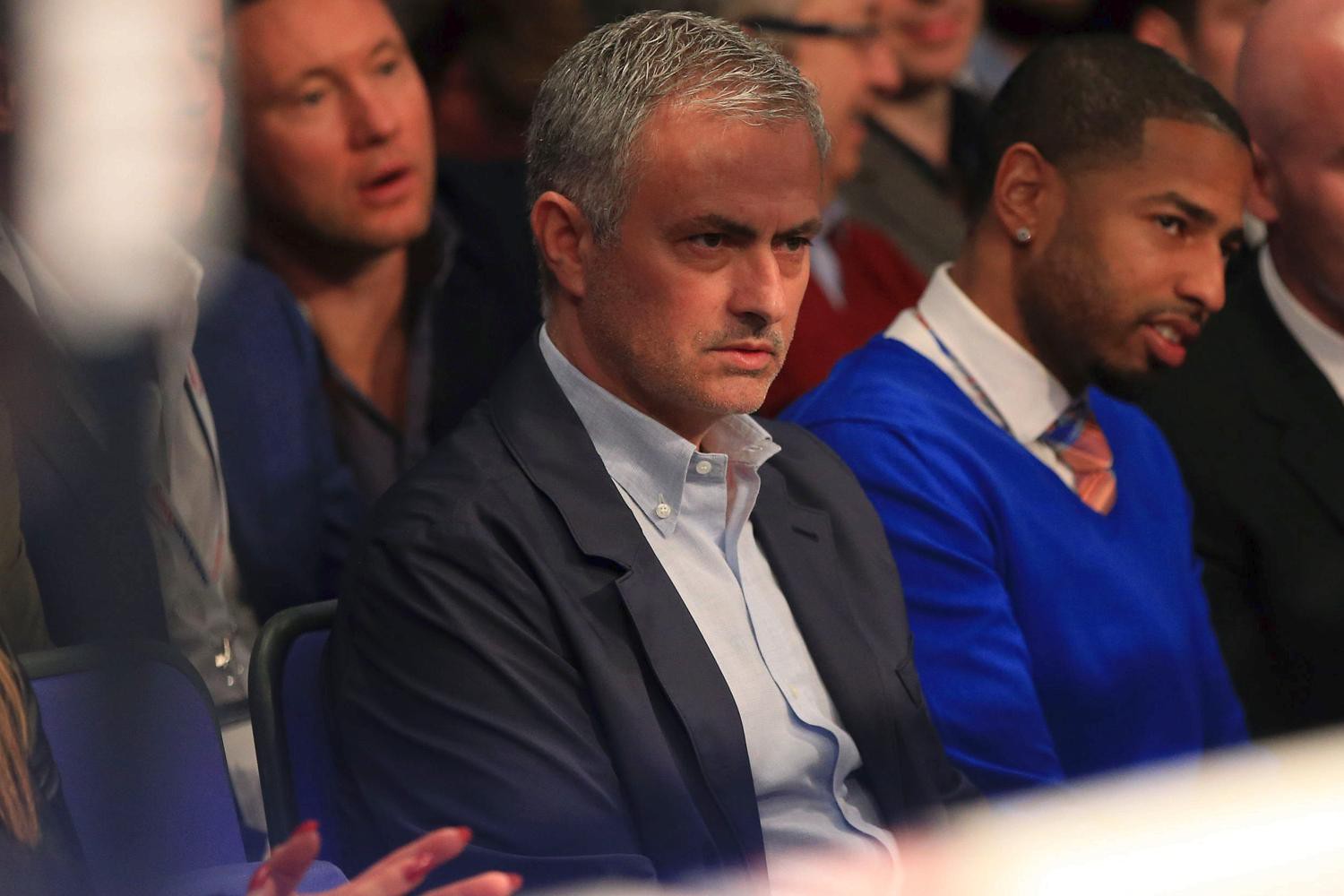 Truyền thông Anh: Mourinho sẽ thế chỗ Van Gaal vào tuần sau