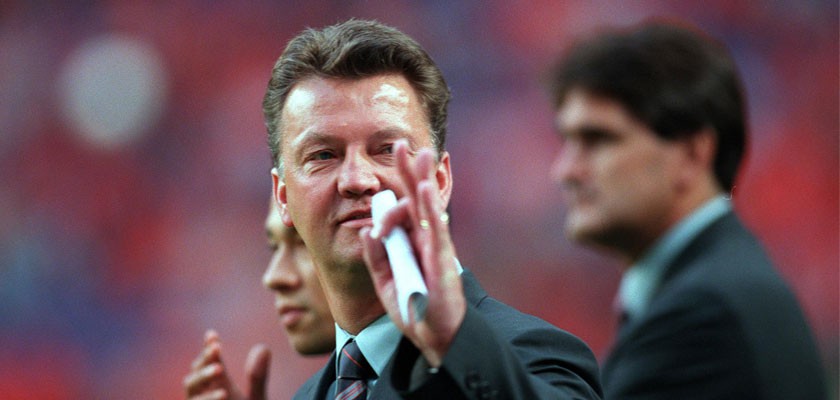 Nhà cái thanh toán sớm cho lệnh cược Van Gaal bị sa thải