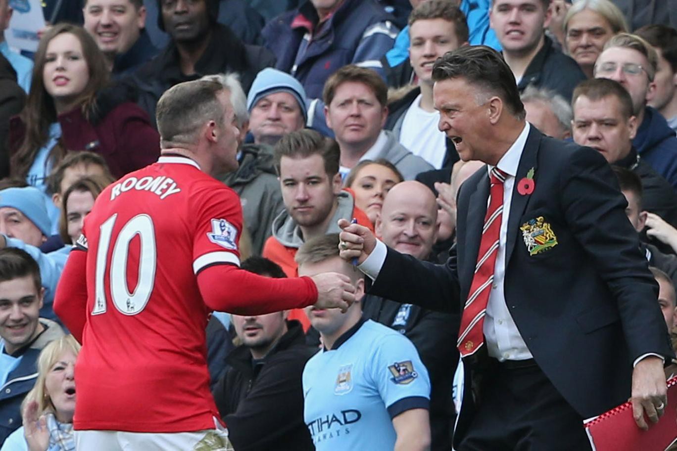 Những quy định "phát xít" của Van Gaal tại Man Utd