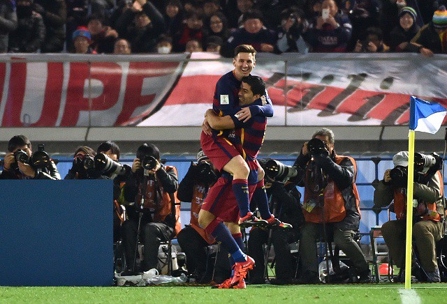 River Plate 0-3 Barcelona: Messi & Suarez giúp Barcelona giành "cú ăn 5”