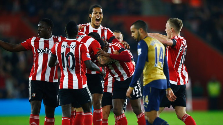 Southampton 4-0 Arsenal: Tan xác “Pháo”