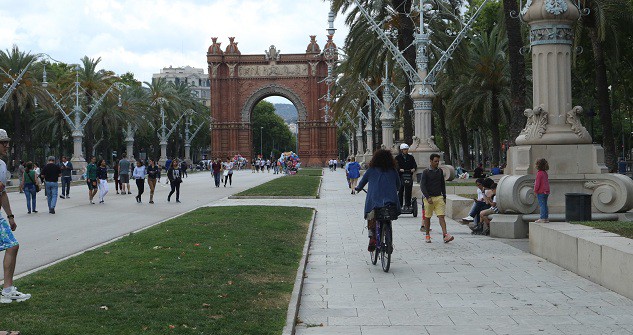 Thư EURO: Tìm "hơi thở" trái bóng Beau Jeu ở Barcelona