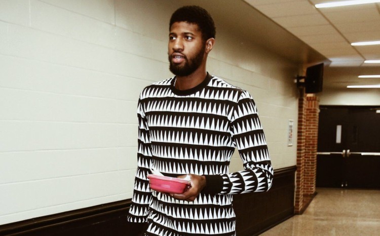 Tin NBA ngày 01/01: Paul George khoe thời trang lạ mắt