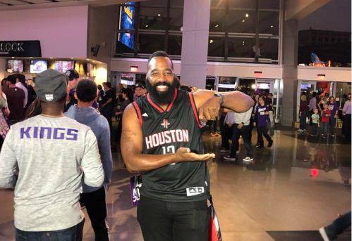 Tin NBA ngày 20/10: Liên tục xuất hiện bản nhái của các ngôi sao