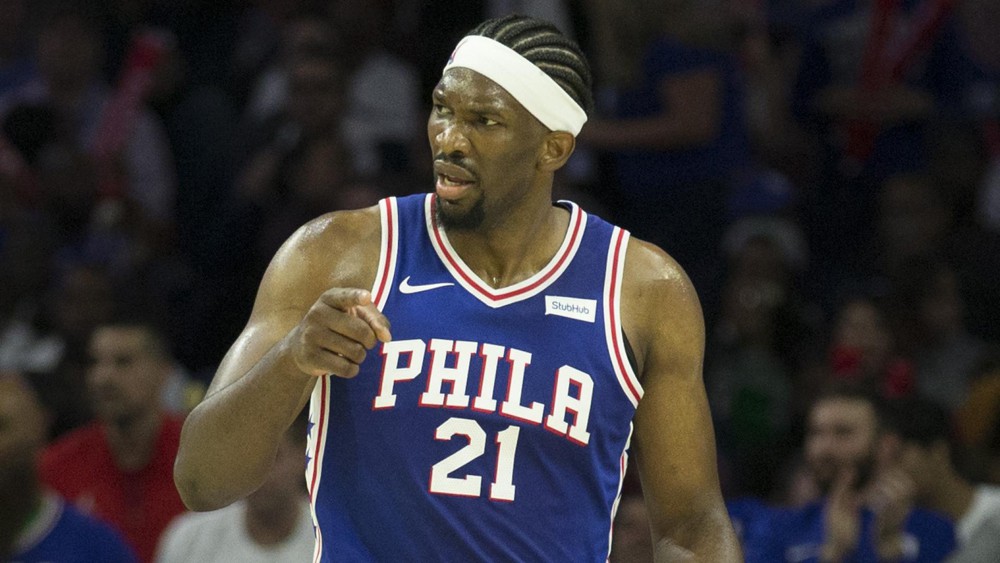 Tin NBA ngày 11/11: Joel Embiid vẫn đang nén đau để thi đấu