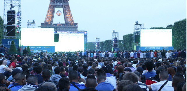 Từ Paris: Tận hưởng không khí EURO giữa chảo lửa Fanzone