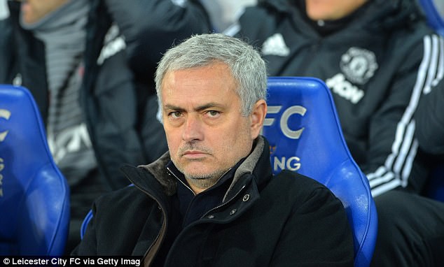 MU bị giật 2 điểm ở giây cuối, Mourinho nổi điên với học trò
