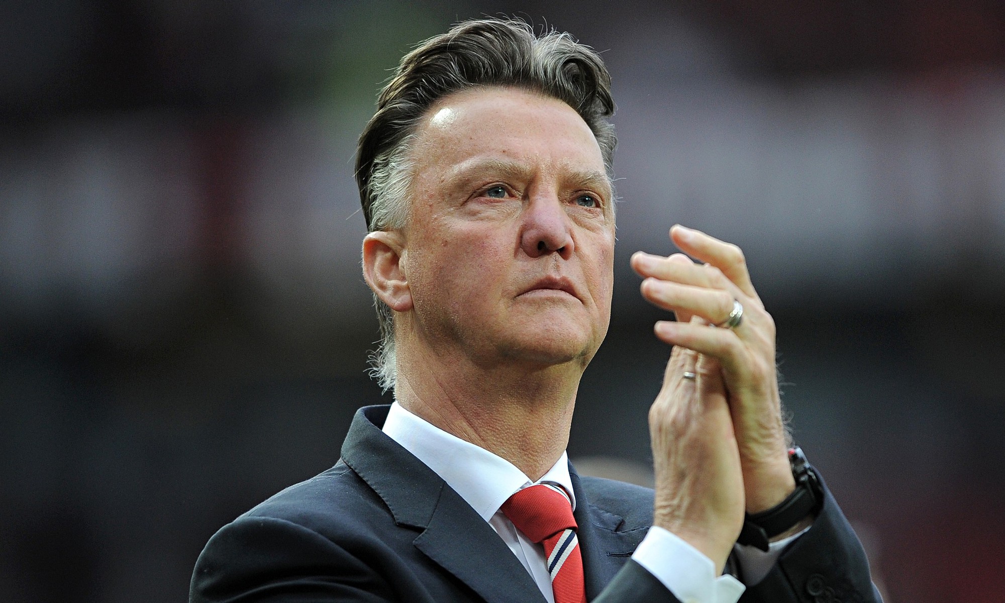 Van Gaal mượn Liverpool để xin xỏ niềm tin của CĐV M.U