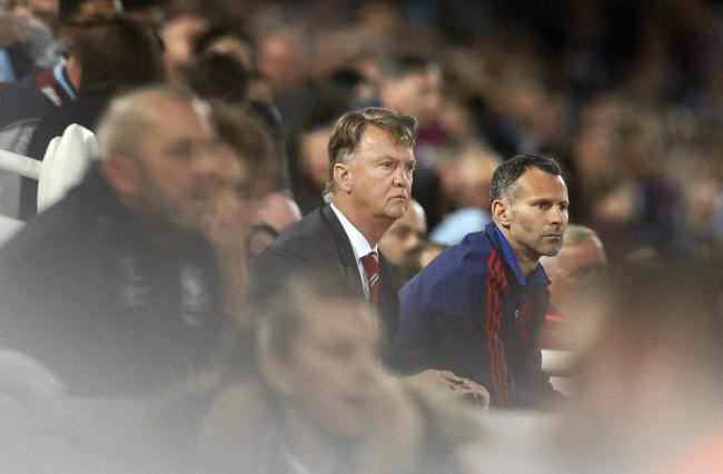 Van Gaal phải đi!
