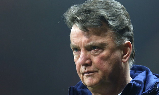 Van Gaal tức giận đáp trả giới truyền thông