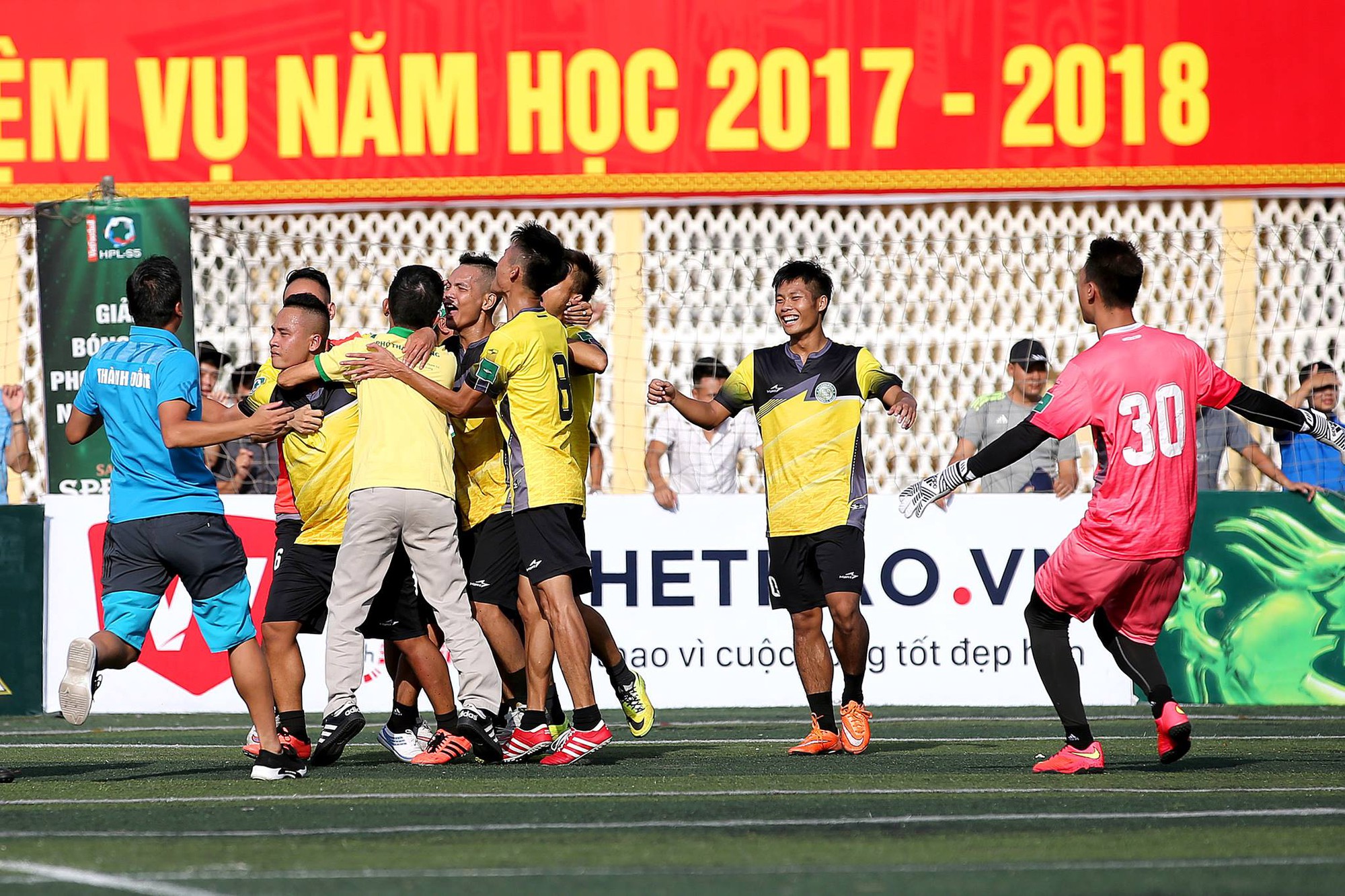 Vòng 3 HPL-S5: Thành Đồng hạ bệ Văn Minh, EOC tìm lại niềm vui