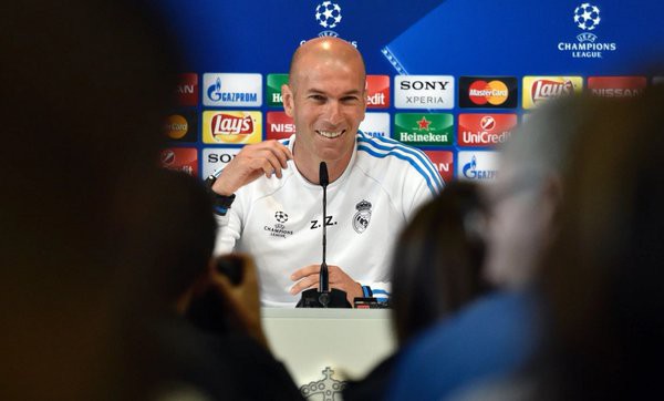 Zinedine Zidane: Sau chức vô địch... là nỗi lo mất việc