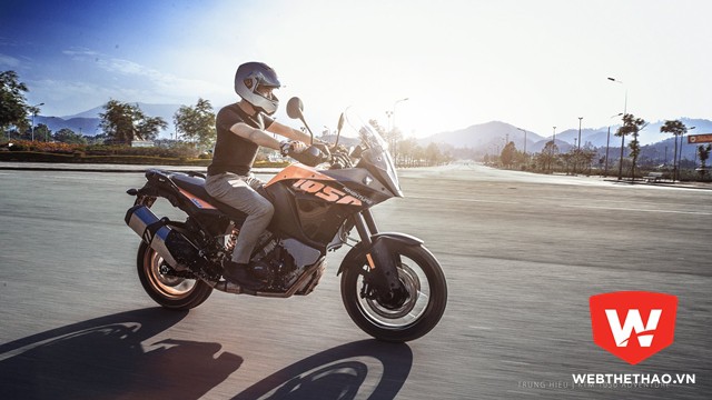 KTM 1050 Adventure KTM 1050 Adventure