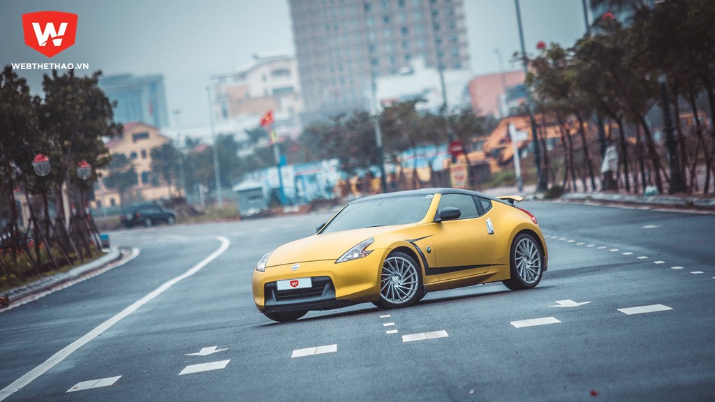 Nissan 370Z v&agrave; Audi TT