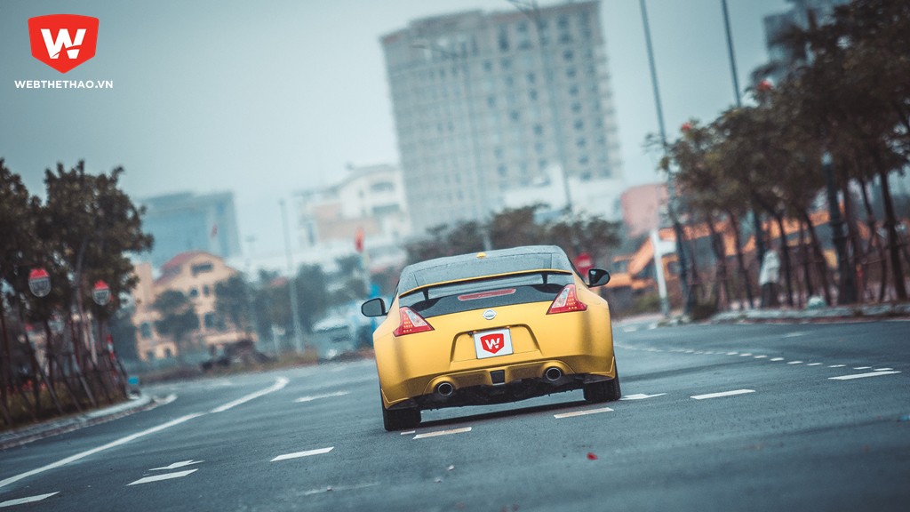 Nissan 370Z v&agrave; Audi TT