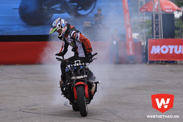 Sôi động khai mạc Motul Stunt Fest 2017