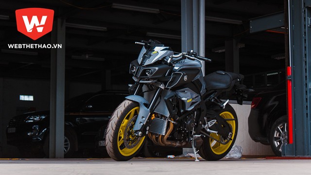 Cận cảnh “quái thú” Yamaha MT-10 Night Flou tại Hà Nội