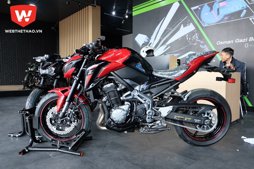 Kawasaki Z900 phiên bản 2018 giá gần 300 triệu đồng tại Việt Nam