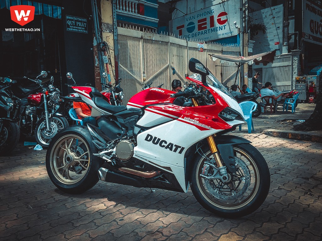 Siêu môtô 1,8 tỉ đồng Ducati 1299 Anniversario bất ngờ về Việt Nam
