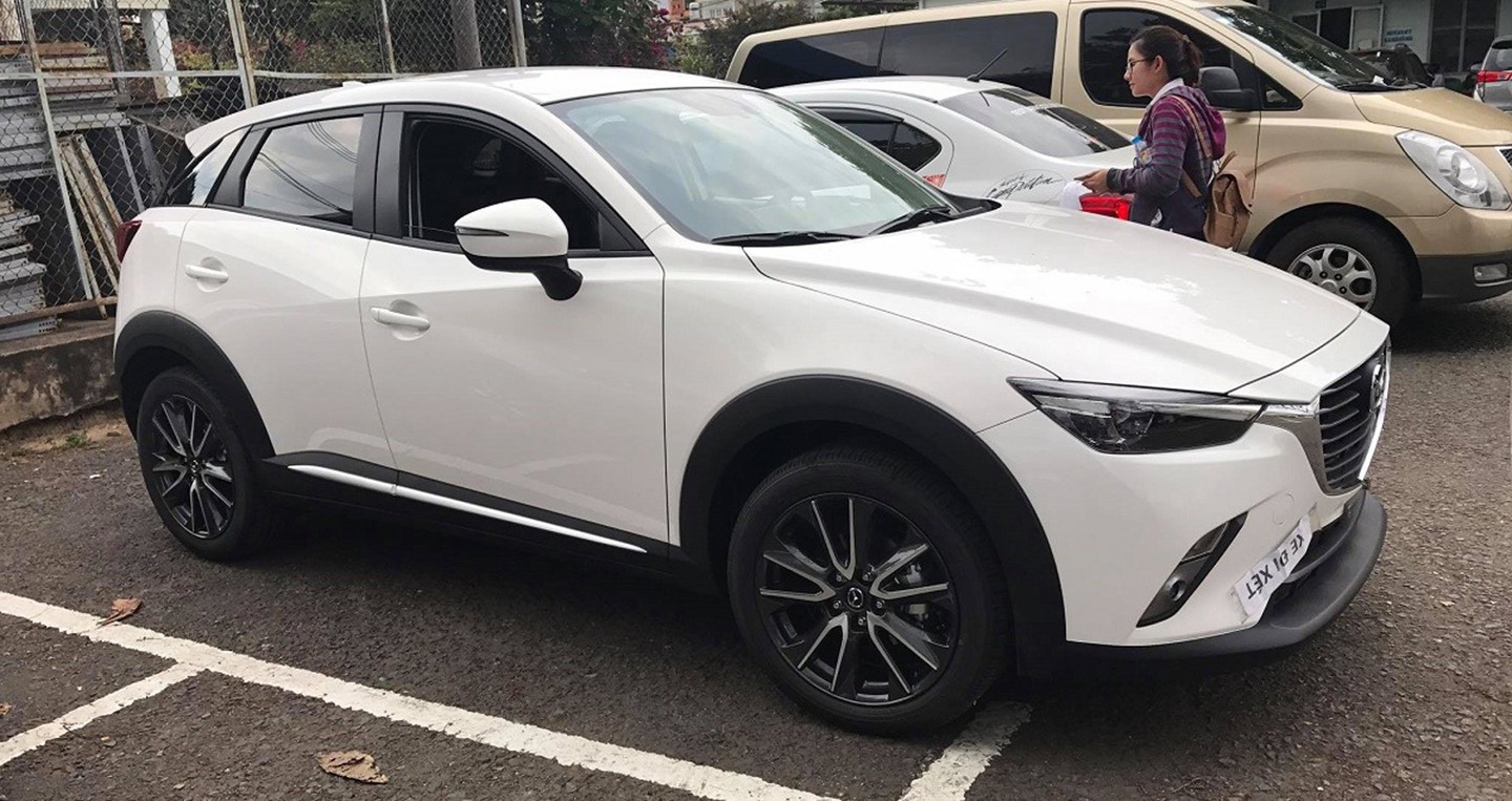 Crossover cỡ nhỏ Mazda CX-3 bất ngờ đi đăng kiểm tại Sài Gòn