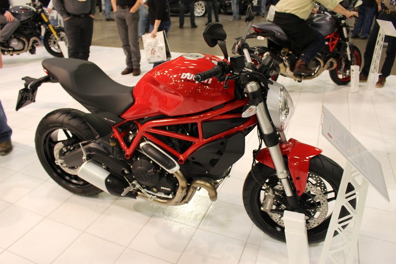 Ducati trình làng naked-bike Monster 797, giá 260 triệu đồng