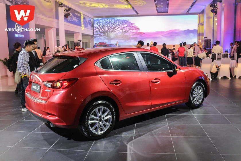 Tăng giá nhẹ so với phiên bản cũ, Mazda 3 2017 có gì mới?