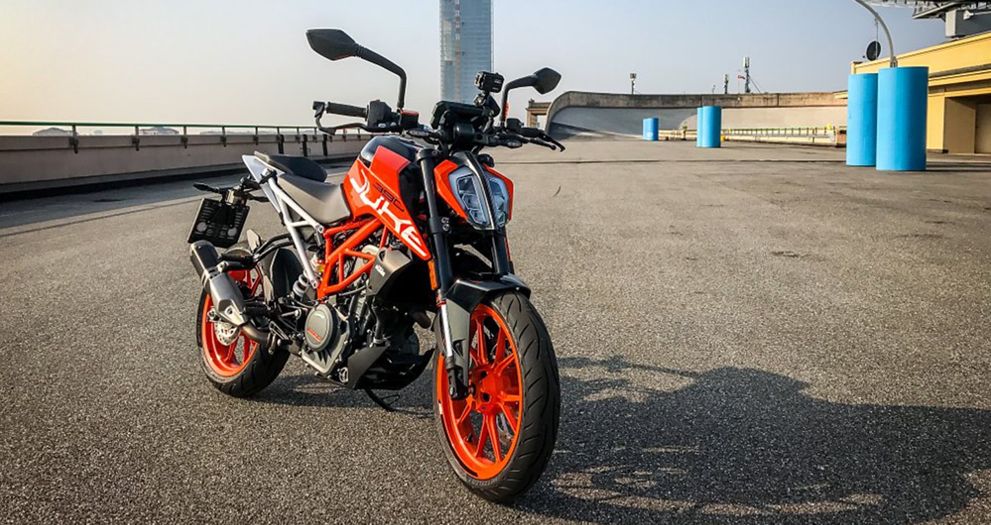 KTM Duke 125 và Duke 390 "dính" triệu hồi do lỗi đèn pha