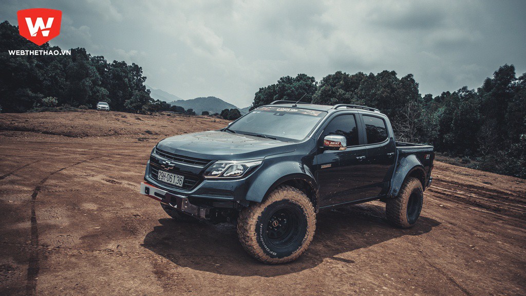 Bán tải Chevrolet Colorado độ bánh lớn "chất lừ" tại Hà Nội