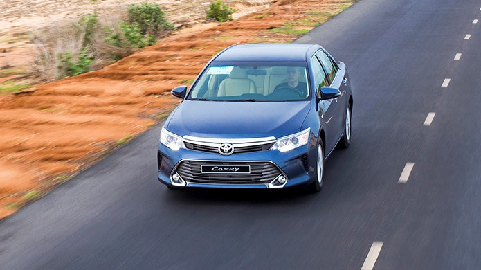 Cuối tháng 7, Toyota giảm giá cả trăm triệu đồng