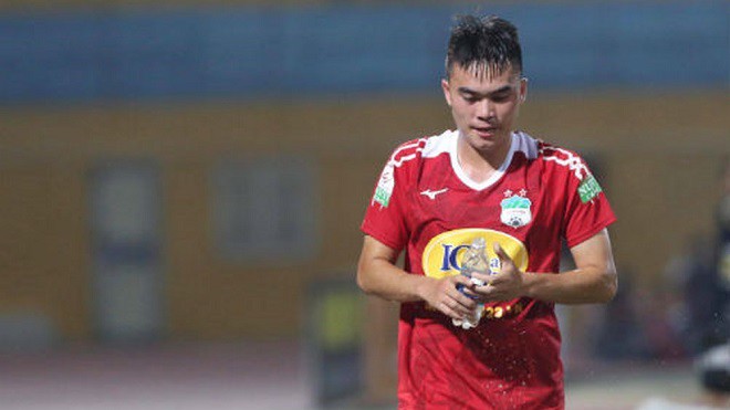 Ban kỷ luật VFF phạt Tăng Tiến nhẹ hơn án phạt của bầu Đức