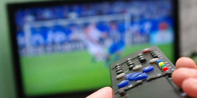 Các CLB đang được hưởng lợi gì từ bản quyền truyền hình V.League?