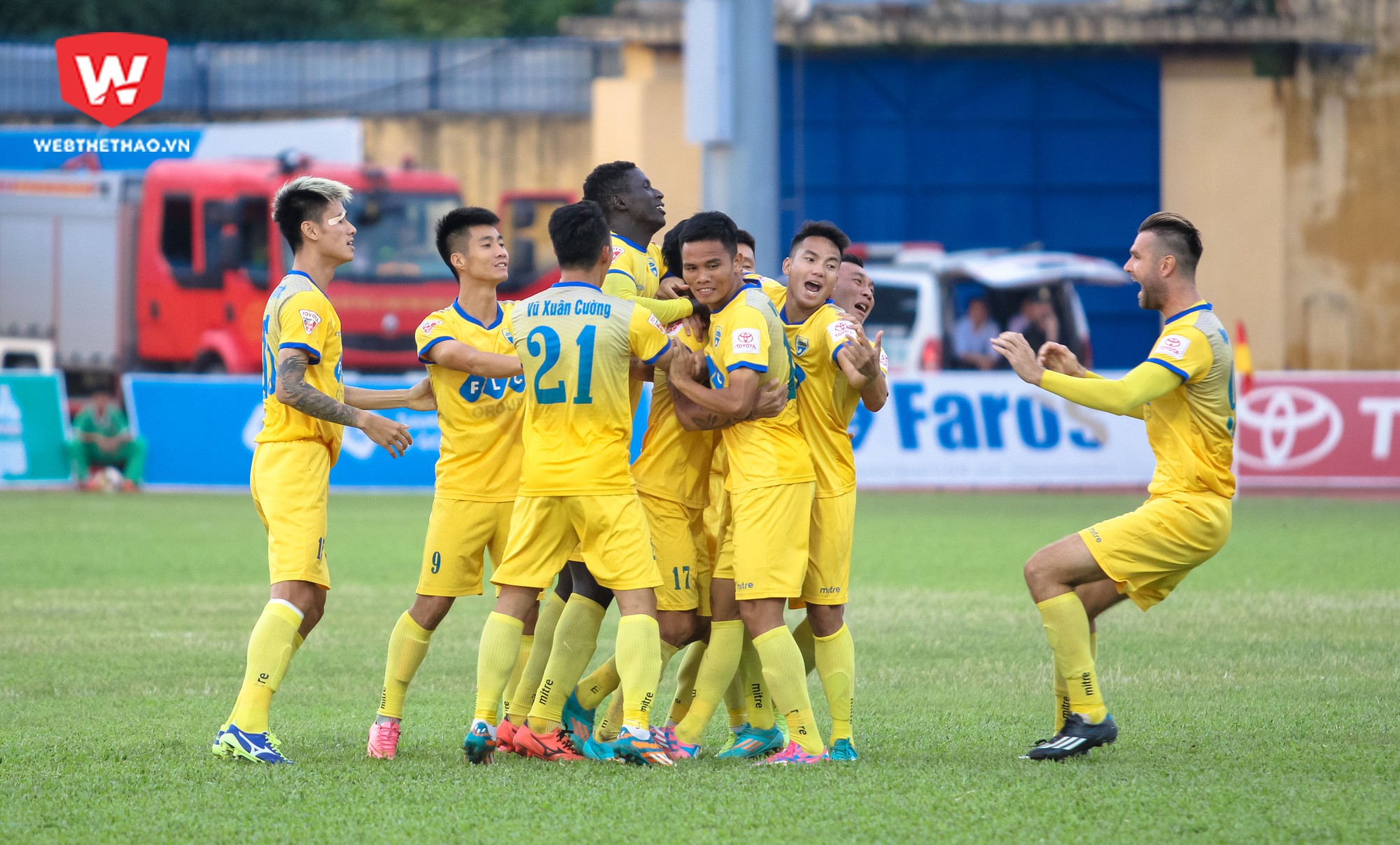 FLC Thanh Hóa vừa đá, vừa ngóng trời Hàng Đẫy