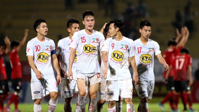HAGL có phải "lò xay" trung vệ?