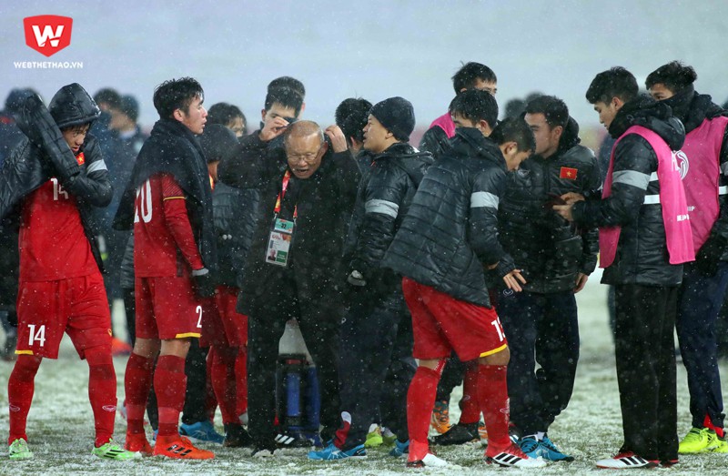 Sau U23 ch&acirc;u &Aacute;, HLV Park Hang Seo sẽ tiếp tục c&ugrave;ng b&oacute;ng đ&aacute; Việt Nam tiến tới ASIAD v&agrave; AFF Cup. H&igrave;nh ảnh: Anh Khoa.