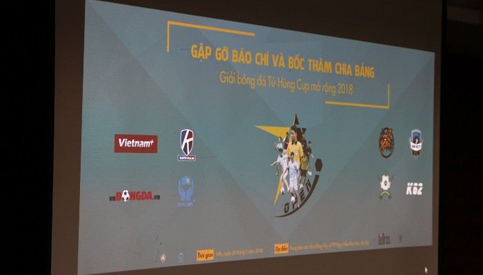 Khoa Báo chí & Truyền thông nâng tầm giải bóng đá truyền thống