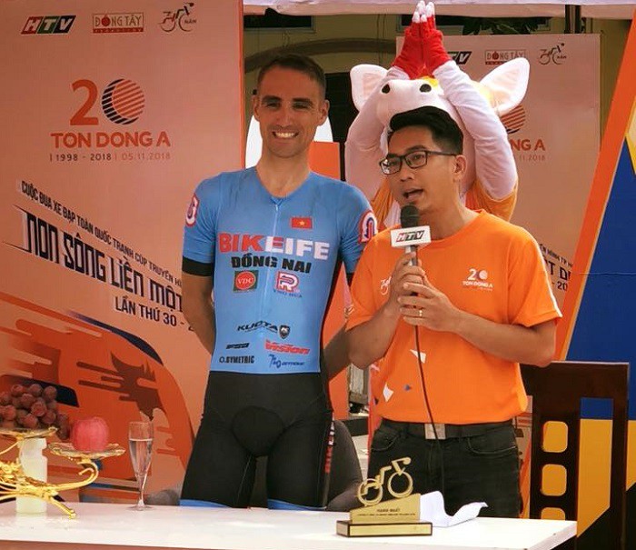 Loic Desriac giành áo vàng ở chặng đua tính giờ Cúp xe đạp truyền hình TPHCM. Loic Desriac giành áo vàng ở chặng đua tính giờ Cúp xe đạp truyền hình TPHCM.
