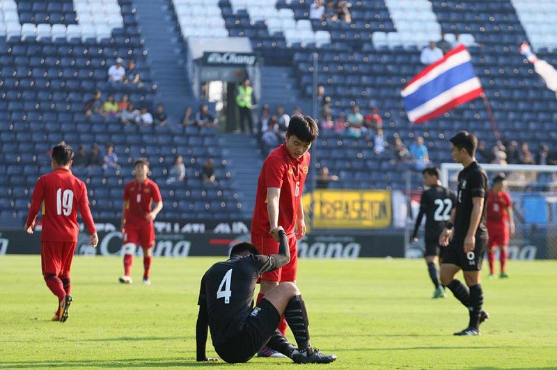 M-150 Cup chứng kiến sự đổi vai chiến thắng giữa U23 Việt Nam v&agrave; U23 Th&aacute;i Lan. H&igrave;nh ảnh: Quang Thịnh.