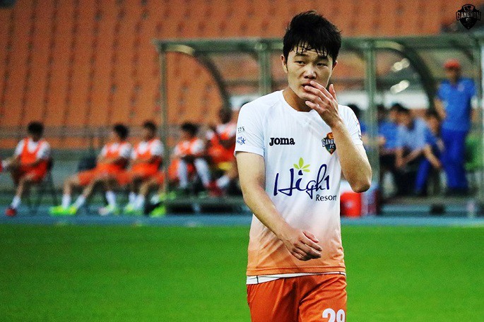Xuân Trường có những ngày tháng khó khăn khi thi đấu tại Hàn Quốc. Ảnh: Gangwon FC. Xuân Trường có những ngày tháng khó khăn khi thi đấu tại Hàn Quốc. Hình ảnh: Gangwon FC.