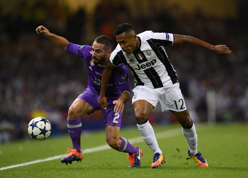 Chelsea vẫn bị Juve từ chối b&aacute;n Alex Sandro