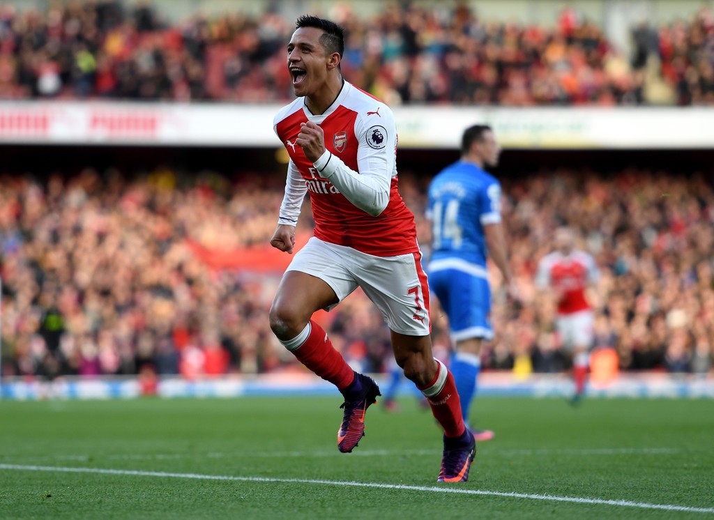 Sanchez lập c&uacute; đ&uacute;p trước Bournemouth