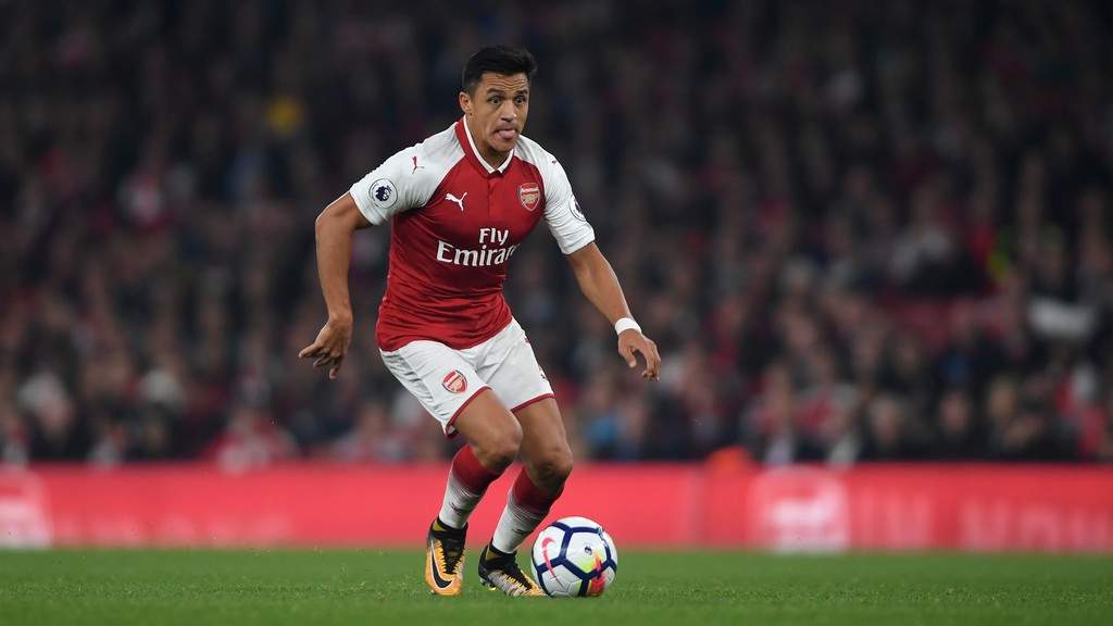 Sanchez được cả Man City v&agrave; PSG mời ch&agrave;o