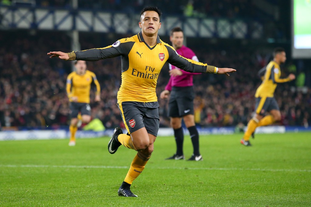 Sanchez nổi bật cả về khả năng ghi b&agrave;n lẫn kiến tạo