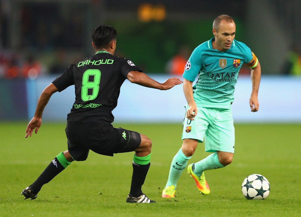 Iniesta cũng qua thời kỳ đỉnh cao