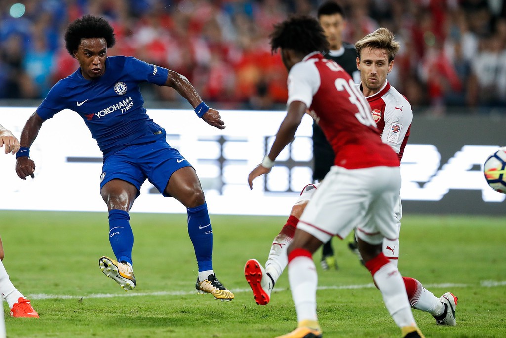 Willian cũng g&acirc;y ấn tượng trước Arsenal