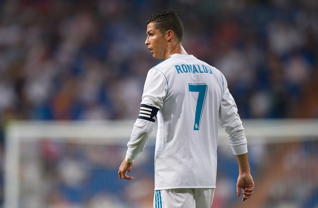 Ronaldo vẫn c&ograve;n 1 trận bị treo gi&ograve;