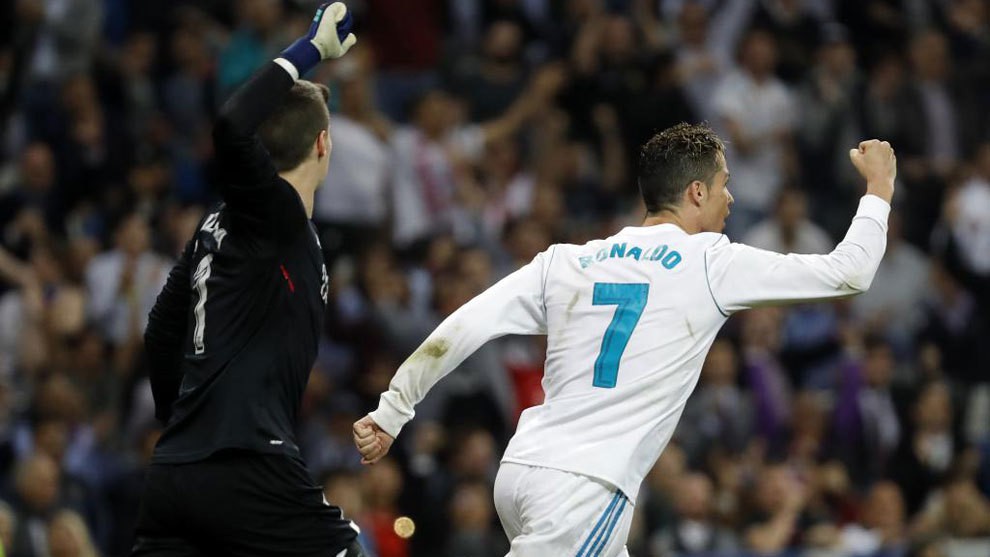 H&igrave;nh ảnh: Ronaldo đ&aacute;nh g&oacute;t hạ thủ m&ocirc;n Kepa