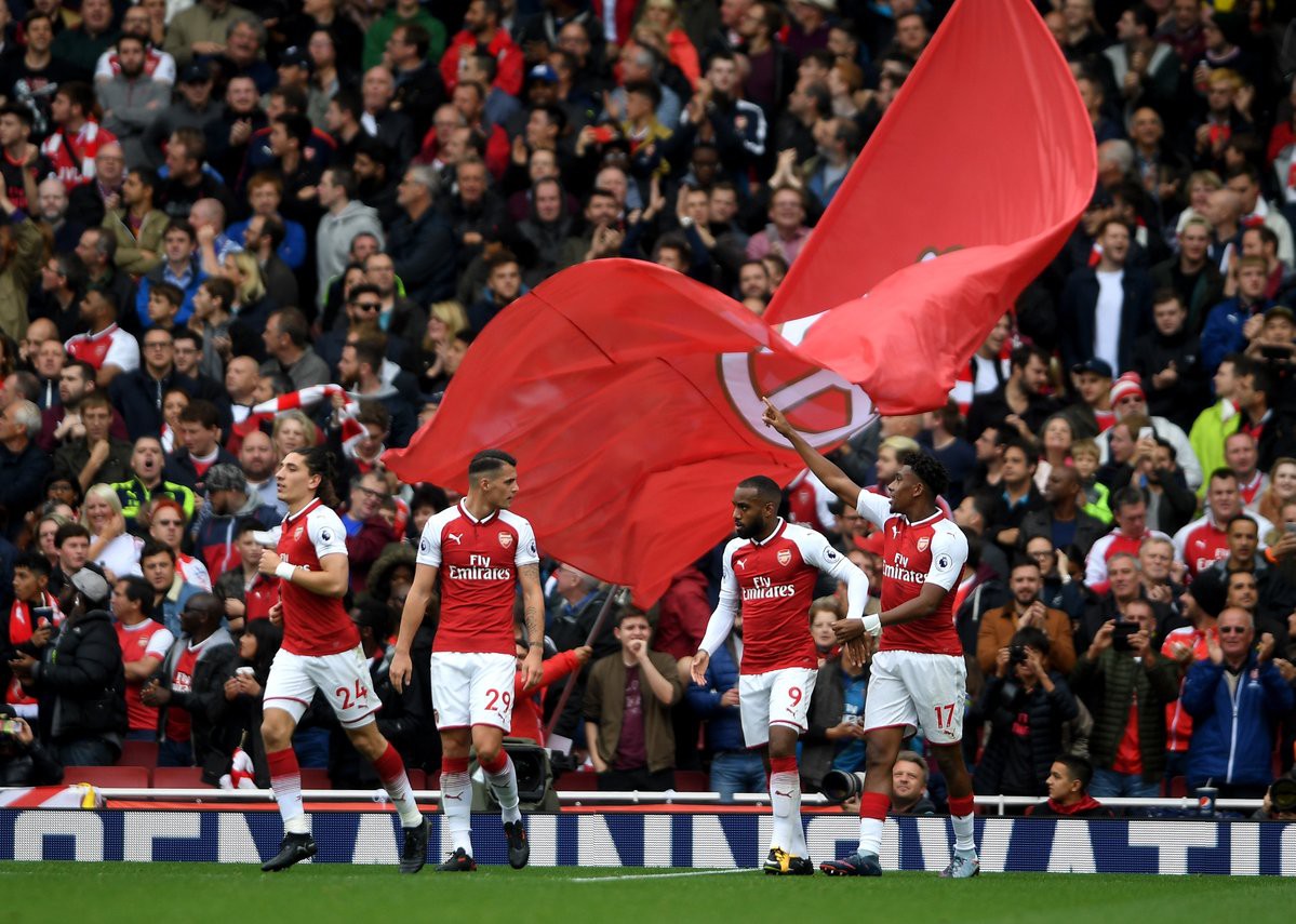 Iwobi nh&acirc;n đ&ocirc;i c&aacute;ch biệt nhờ Sanchez kiến tạo