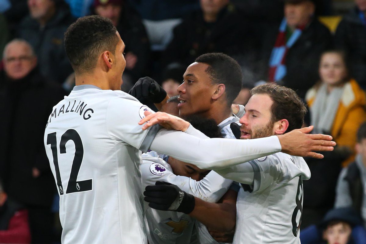 H&igrave;nh ảnh: Martial ghi b&agrave;n từ pha kiến tạo của Lukaku